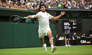Alcaraz vào tứ kết Wimbledon