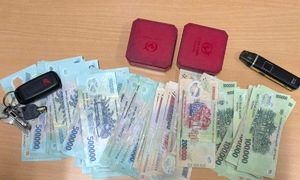 Khống chế chủ tiệm, cướp vàng ở Hà Nội