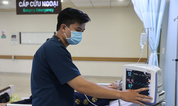 Từ năm 2027 bác sĩ phải thi đánh giá năng lực trước khi hành nghề