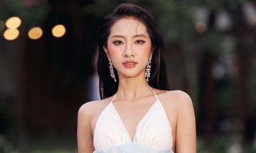 Hà Trúc Linh lần đầu diễn mở màn show thời trang