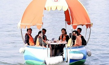 Triều Tiên mở dịch vụ ăn uống trên sông