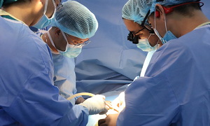 Mẹ hiến tạng cứu con gái bị suy thận giai đoạn cuối