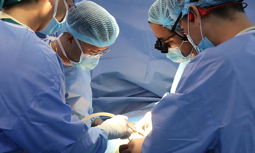 Mẹ hiến tạng cứu con gái bị suy thận giai đoạn cuối
