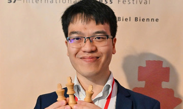 Quang Liêm thắng cựu Vua cờ Anand, vô địch Leon Masters