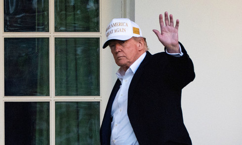 Ông Trump lệnh sớm cắt trợ cấp điện gió và mặt trời
