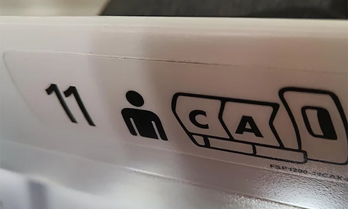 Vì sao có vài chữ số không được sử dụng trên ghế máy bay?