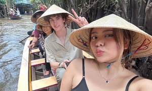 Người nước ngoài đổ xô theo trend 'Vietnam is calling'