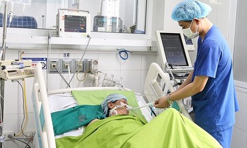 Làm việc dưới trời nắng nhiều giờ, người phụ nữ nguy kịch