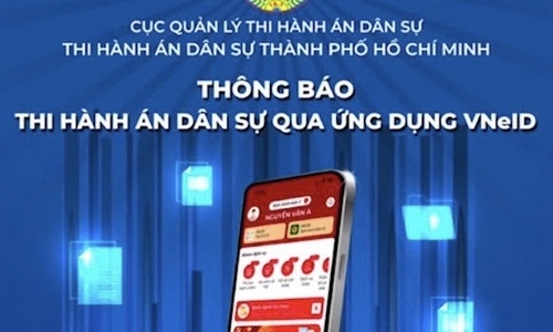 Người dân TP HCM nhận thông báo thi hành án dân sự qua VNeID