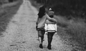 Đưa con vào rừng sống kiểu hoang dã