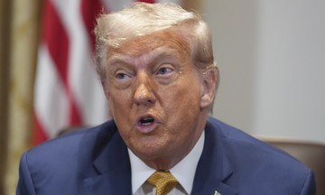 Ông Trump nói 'không hài lòng' với ông Putin
