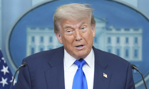 Ông Trump sắp áp thuế 50% lên đồng nhập khẩu