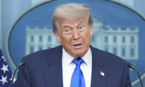 Ông Trump sắp áp thuế 50% lên đồng nhập khẩu