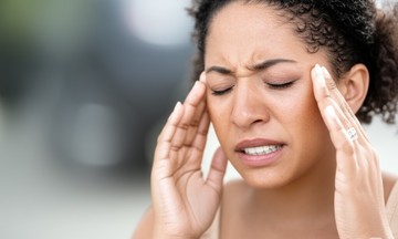 Chóng mặt do tiền đình khác đột quỵ nhau thế nào