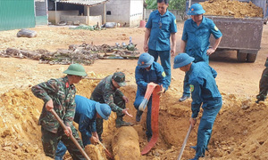 Phát hiện bom 350 kg khi làm vườn