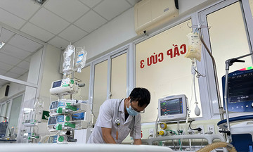 Liệt toàn thân sau mũi tiêm giảm đau cổ vai gáy