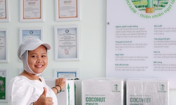 Sinh kế mới cho người miền Tây từ mật hoa dừa