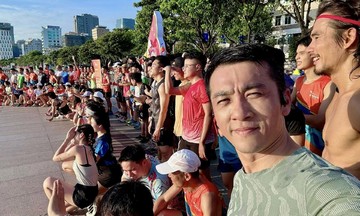 Giám đốc nhà hát chạy 21km tại VnExpress Marathon Đà Nẵng