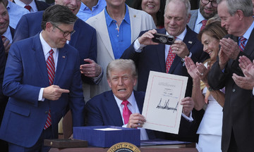 'Đạo luật to đẹp' củng cố quyền lực của ông Trump trong đảng Cộng hòa