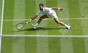 Djokovic gặp Sinner ở bán kết Wimbledon