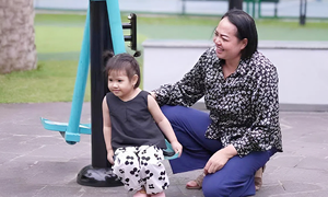 U50 làm mẹ lần hai