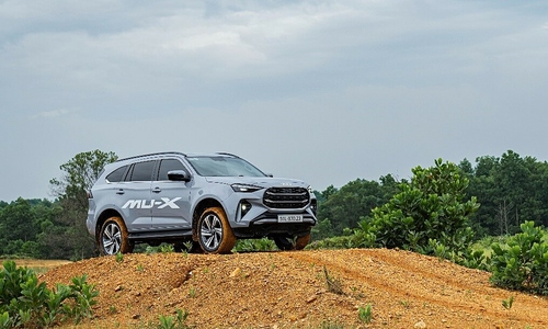 Isuzu mu-X 2025 - SUV không chạy theo trào lưu