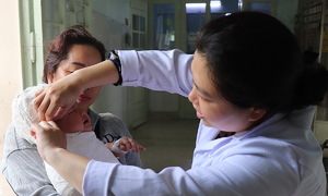 Mẹ hiến da ghép cho con trai bị bỏng 60% cơ thể