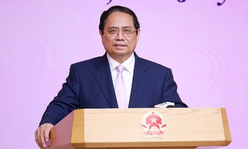 Thủ tướng yêu cầu tạo điều kiện tốt nhất cho nhà ngoại giao nữ cống hiến