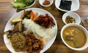 Khách bị chủ quán buffet mắng mỏ vì ăn nhiều