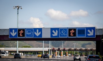 Đi 300 km mới phát hiện để quên vợ ở cây xăng