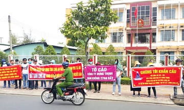 Gần 1.000 người mất tiền vì dự án 'ma'