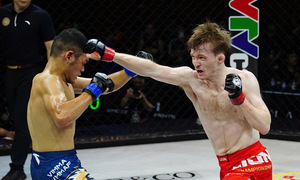 Thầy giáo dạy tiếng Anh lần đầu thắng knock-out ở giải MMA Việt Nam