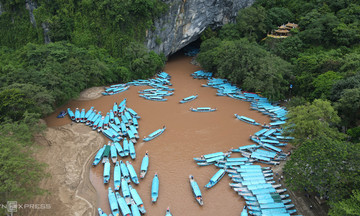 Phong Nha nước đục ngầu giữa mùa hè