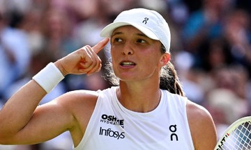 Nhà vô địch nữ Wimbledon: 'Hãy để tôi yên'
