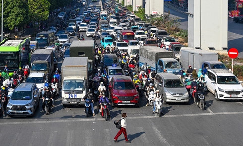 Hanoi explores higher fees for gasoline and diesel vehicles