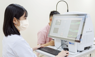 Khi nào trẻ cần khám mắt?/ Khi nào nên cho trẻ khám mắt?