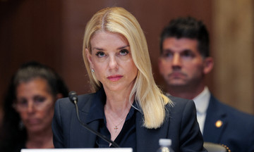Cơn thịnh nộ của người ủng hộ ông Trump xoay quanh vụ hồ sơ Epstein