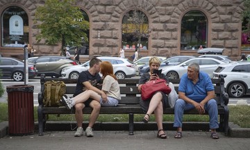 Cuộc sống sáng cà phê, tối trú tên lửa ở Kiev