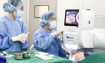 Thoát cận sau hơn 20 năm đeo kính
