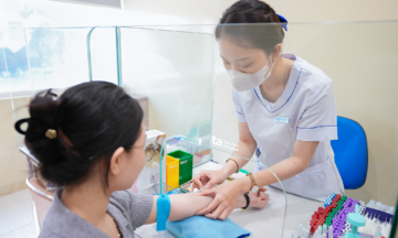 Bố mẹ mang gene lặn di truyền con gái gây 'nam hóa'