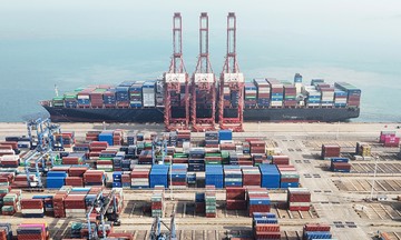 Xuất khẩu Trung Quốc vượt dự báo