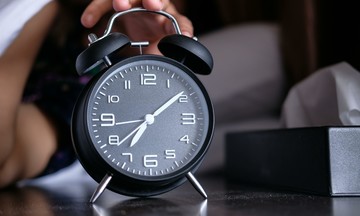 Lý do khiến bạn tỉnh giấc ngay trước chuông báo thức