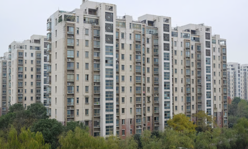 Sống dưới mức nghèo khổ để mua nhà