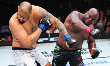 Derrick Lewis tái xuất UFC, thắng knock-out sau 35 giây