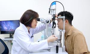 5 thói quen làm tăng độ cận thị