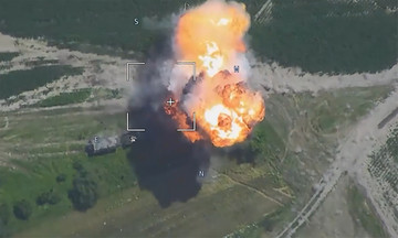 UAV Nga tập kích kép, khiến radar phòng không Ukraine bốc cháy