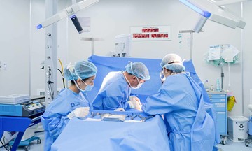 Phẫu thuật chữa tinh hoàn ẩn và sa trực tràng cho trẻ