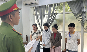 Thuê nhiều bác sĩ giả làm việc, 'vẽ bệnh' tại phòng khám phụ khoa