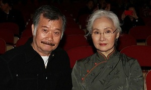 Family and friends bid farewell to actress Tuyet Ni and her husband
