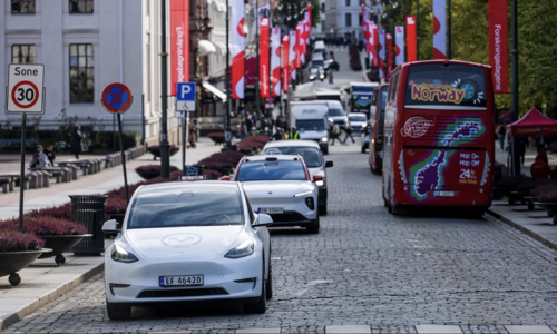 Gas vehicle bans: lessons for Hanoi from global cities